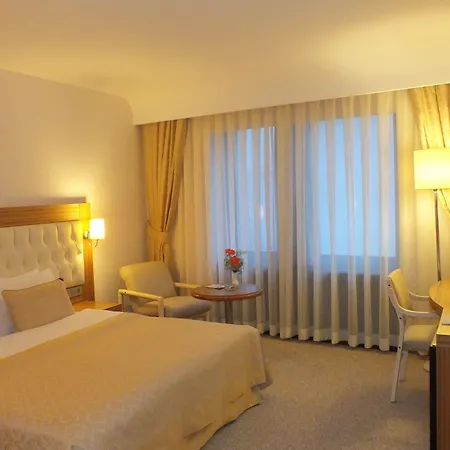 Park Royal Hotel 4*