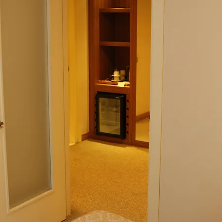 Park Royal Hotel 4*